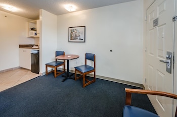 tampa bay extended stay hotel