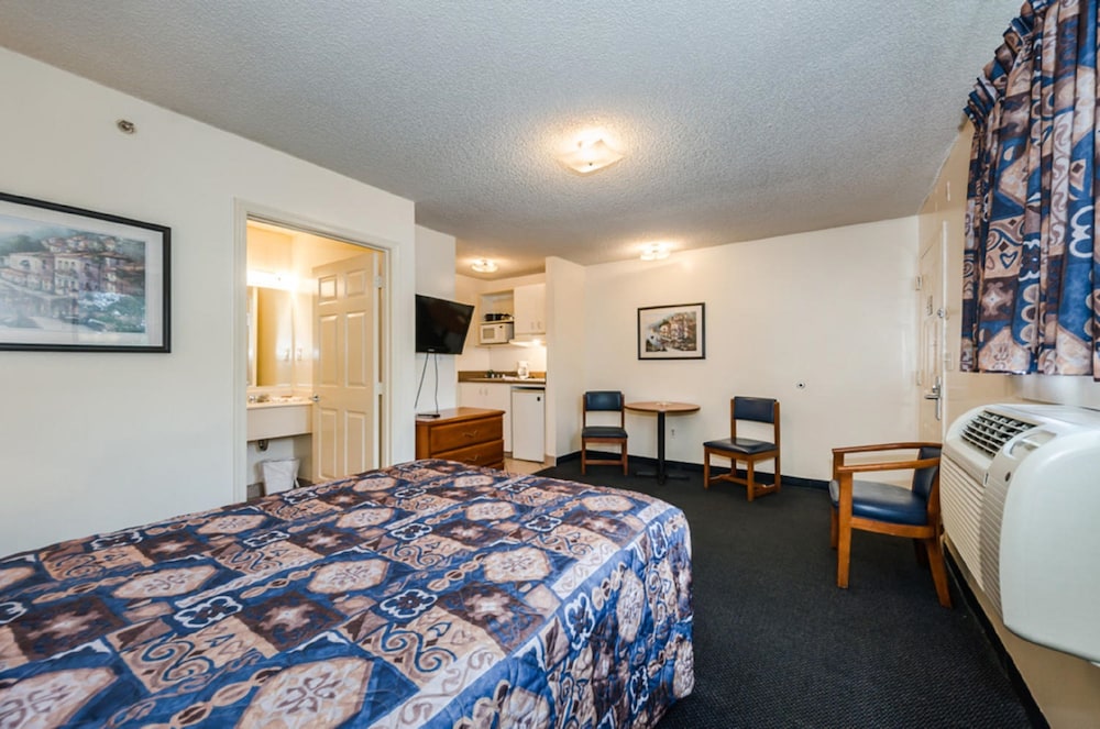 tampa bay extended stay hotel