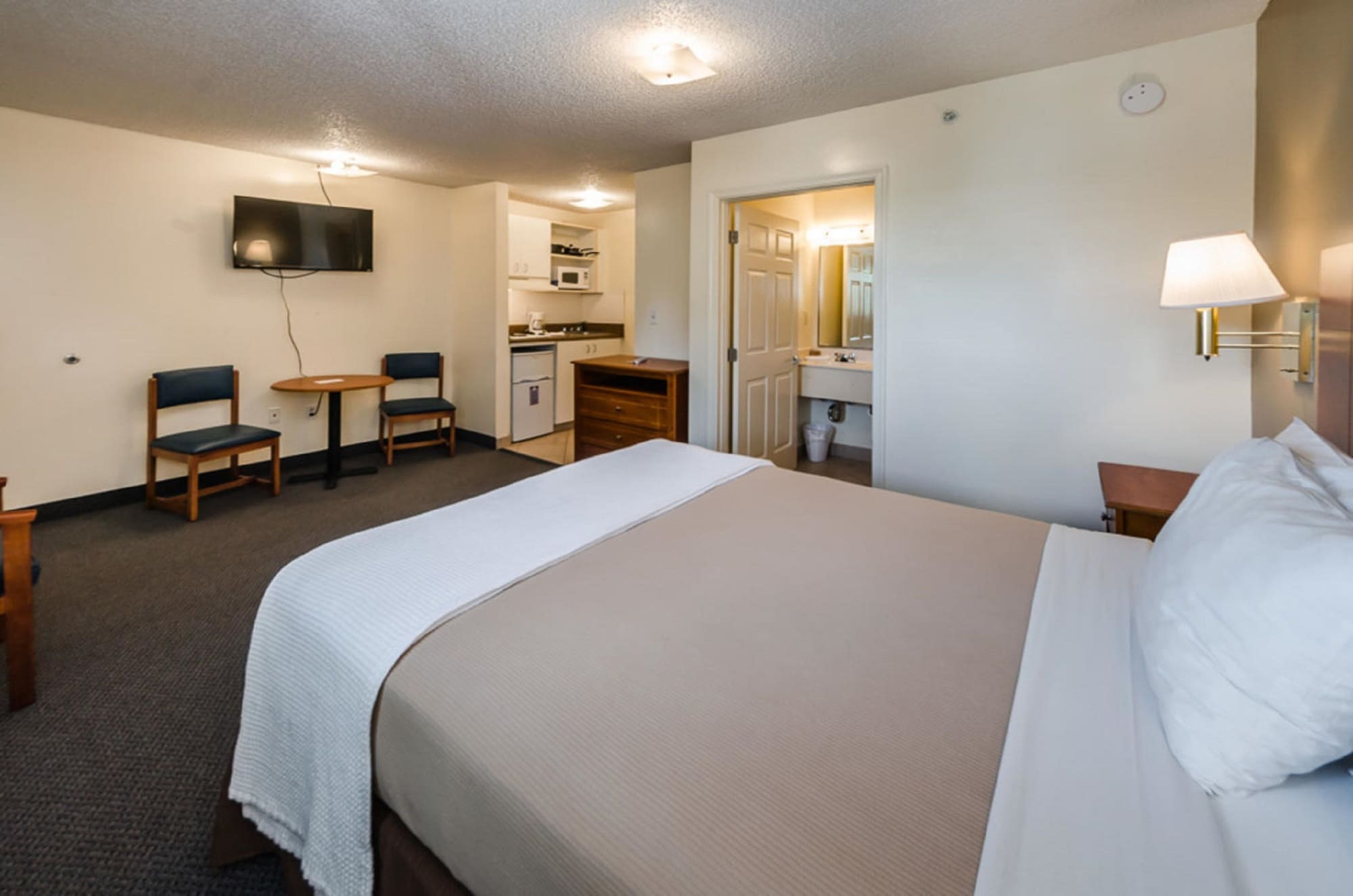 tampa bay extended stay hotel