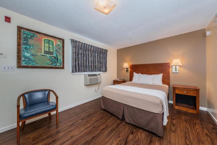 tampa bay extended stay hotel