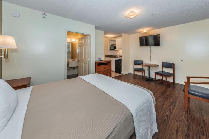 tampa bay extended stay hotel