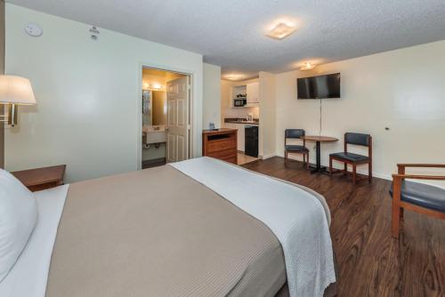 tampa bay extended stay hotel