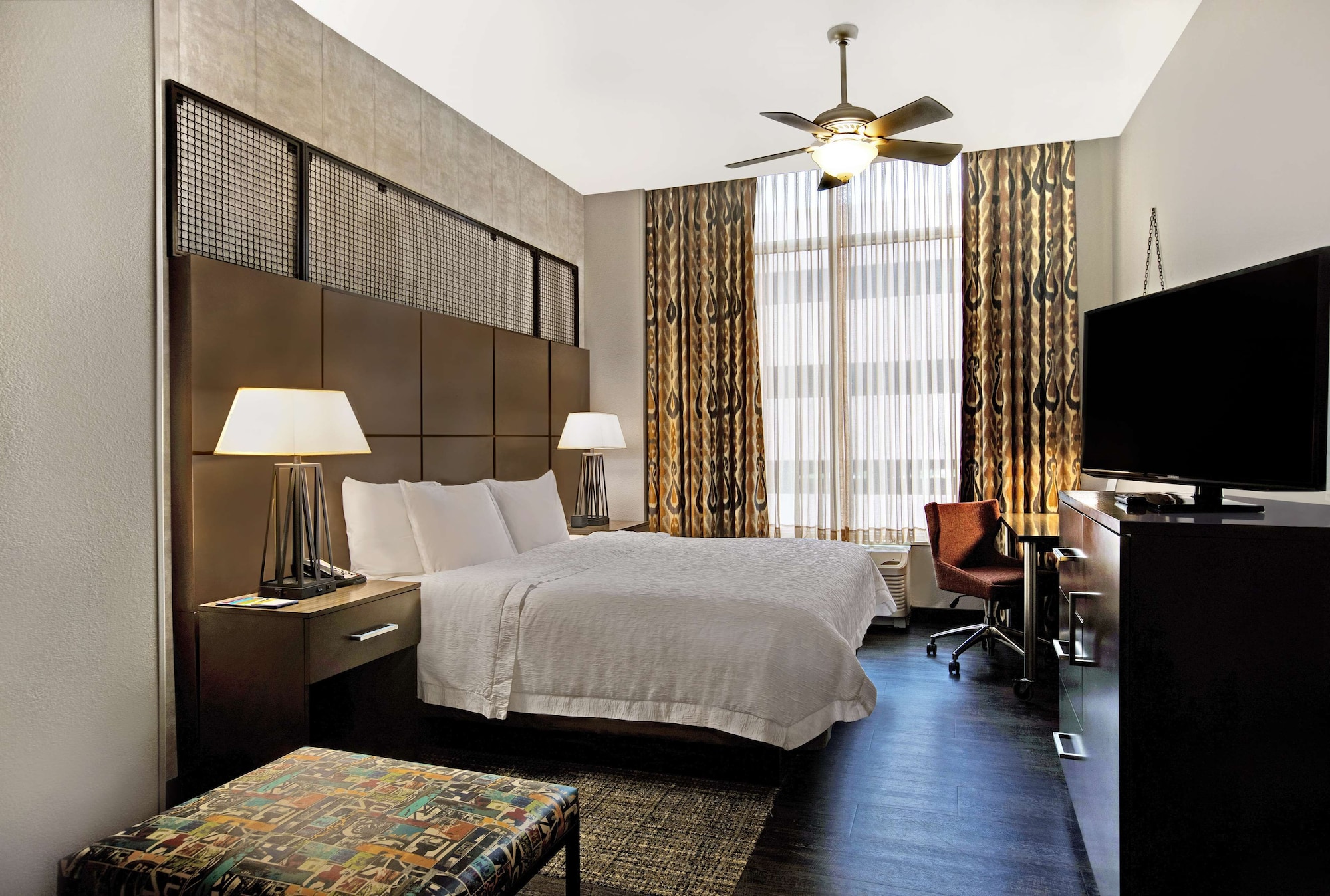 hampton inn and suites austin the university capitol