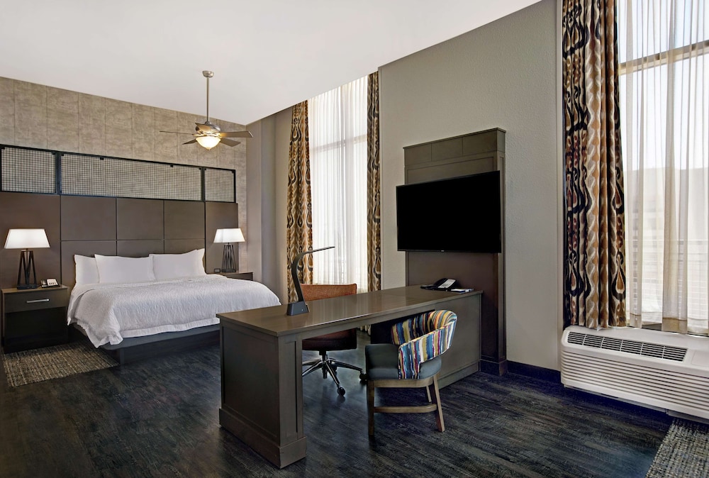 hampton inn and suites austin the university capitol