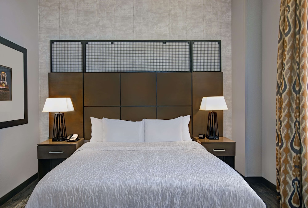 hampton inn and suites austin the university capitol