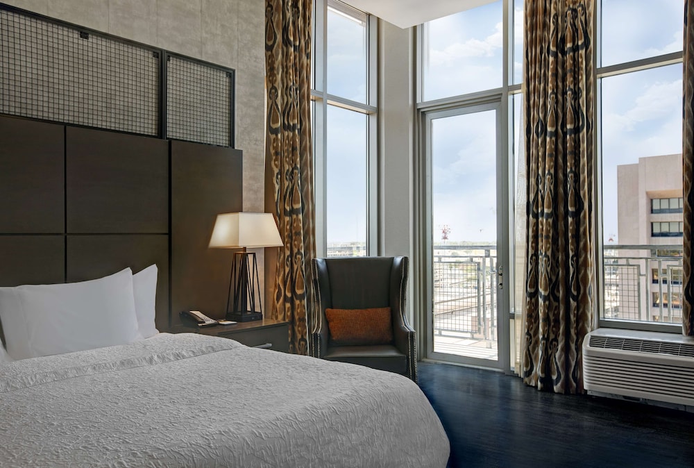 hampton inn and suites austin the university capitol