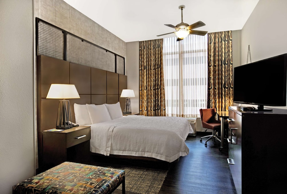 hampton inn and suites austin the university capitol