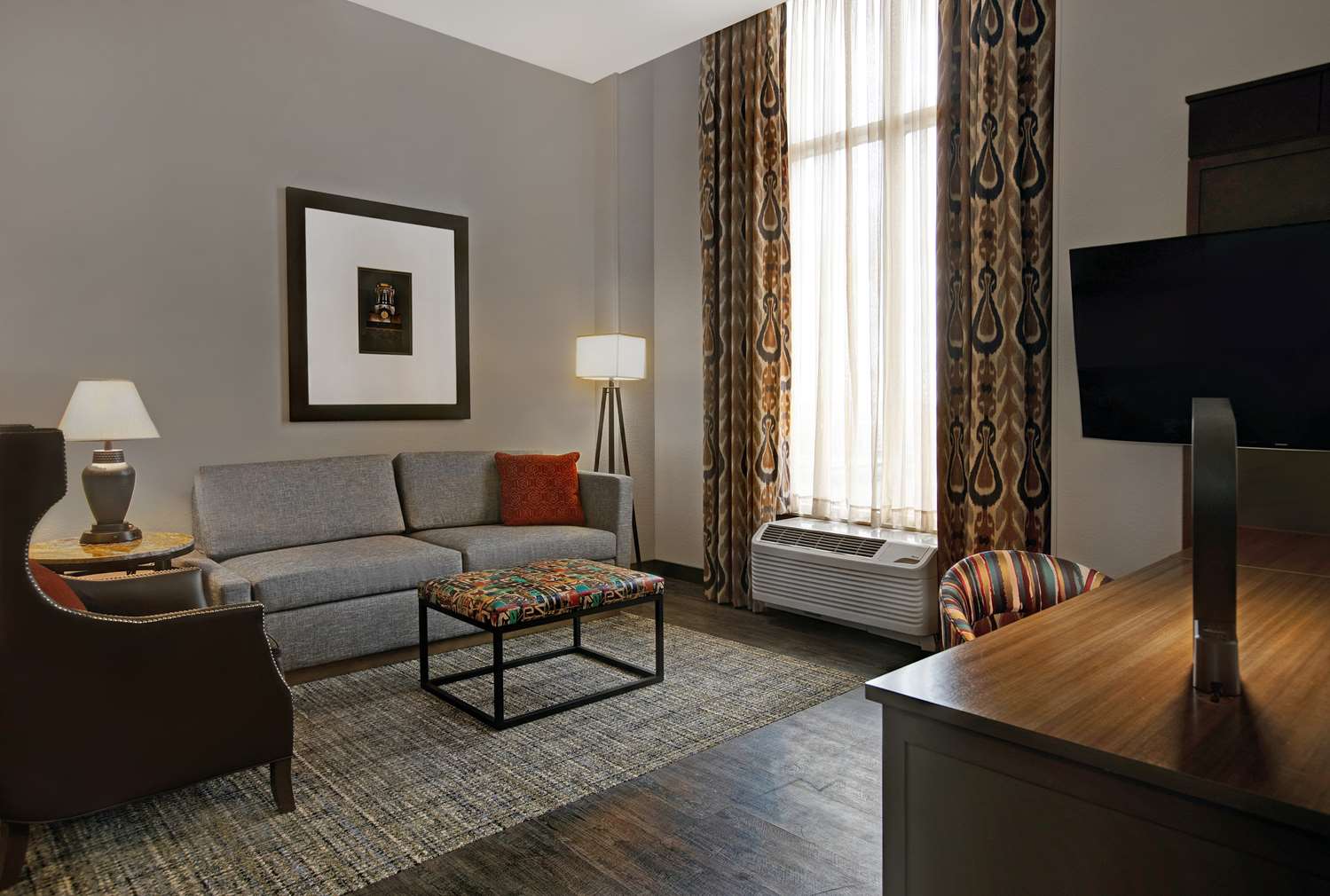 hampton inn and suites austin the university capitol
