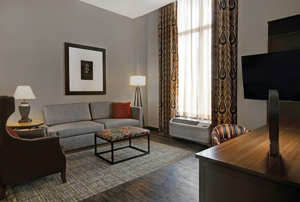 hampton inn and suites austin the university capitol