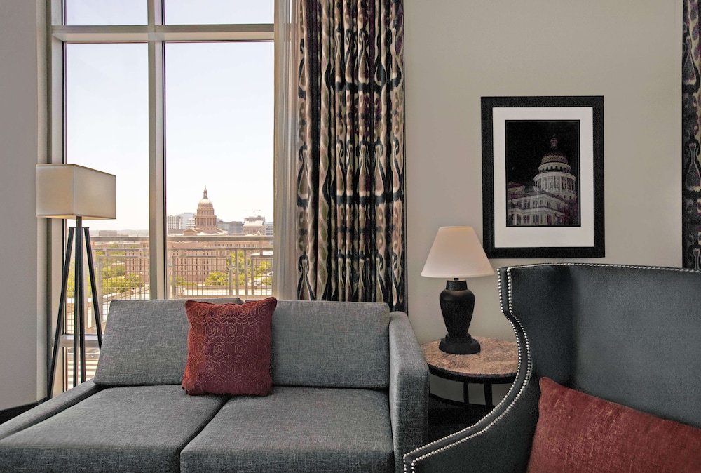hampton inn and suites austin the university capitol
