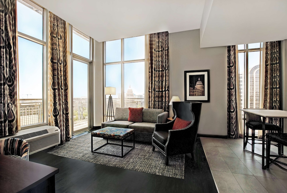 hampton inn and suites austin the university capitol