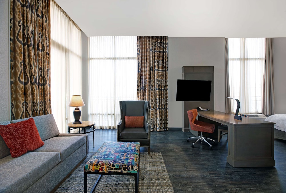 hampton inn and suites austin the university capitol
