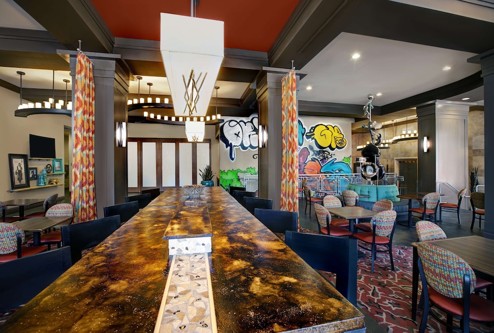 hampton inn and suites austin the university capitol