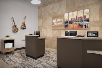 hampton inn and suites austin the university capitol