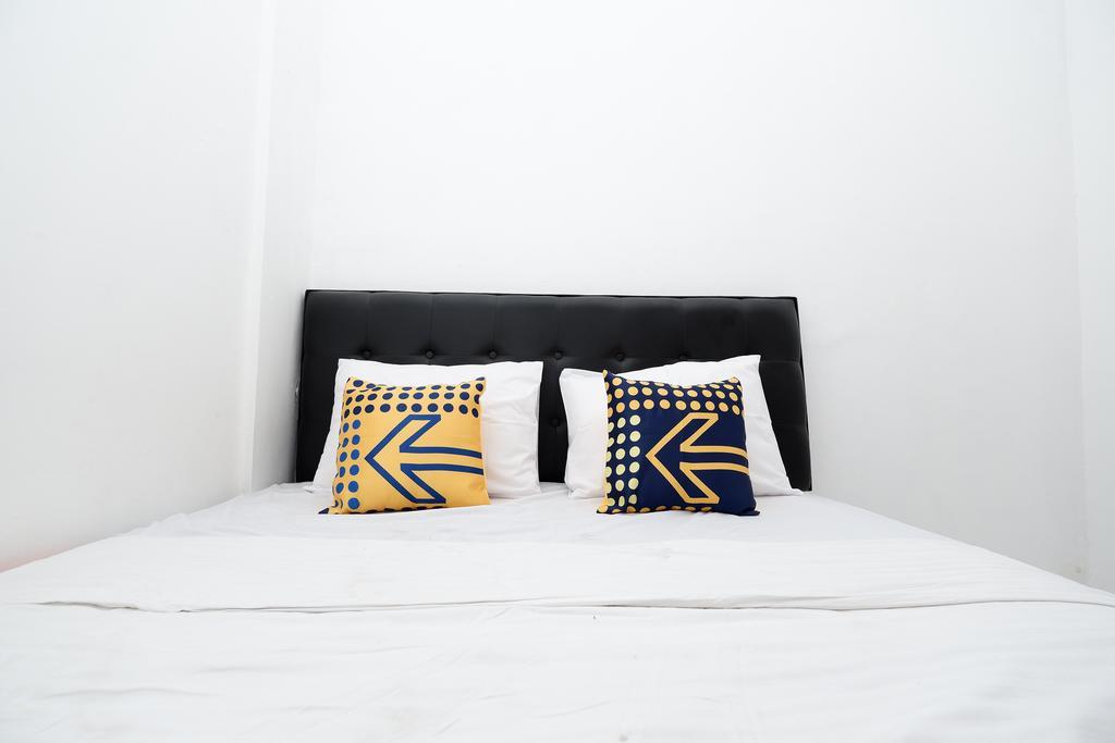 spot on 1942 asia residence syariah hostel