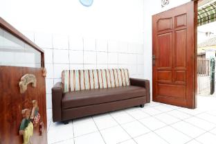 spot on 1942 asia residence syariah hostel