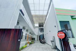 spot on 1942 asia residence syariah hostel