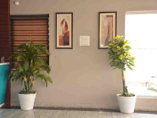 hotel sn grand tukkuguda