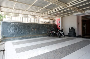 reddoorz near gor wisanggeni