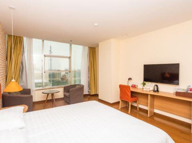 home inn linyi dongxing road airport hotel