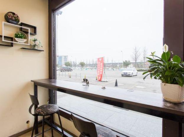 home inn linyi dongxing road airport hotel