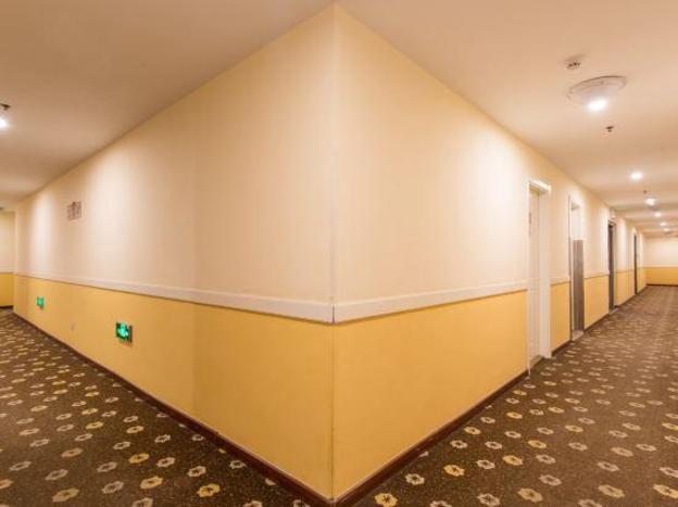 home inn linyi dongxing road airport hotel