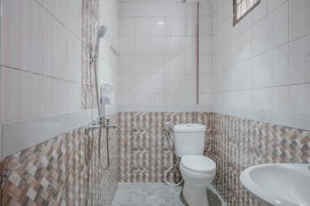 reddoorz plus near istana maimun medan