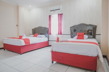 reddoorz plus near istana maimun medan