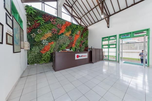 reddoorz jalan r e martadinata sukabumi