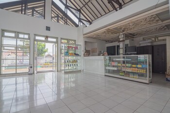 reddoorz jalan r e martadinata sukabumi