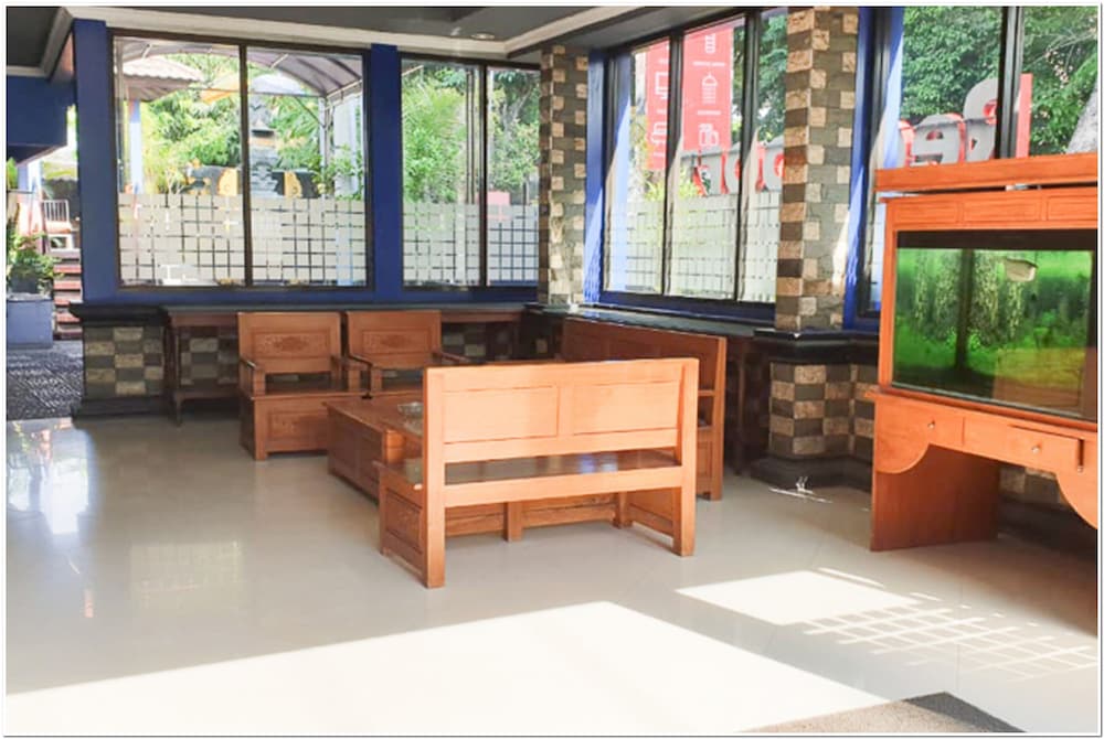 reddoorz near bojonegoro train station