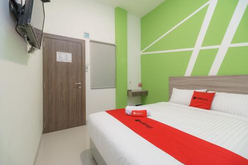 reddoorz plus near uin raden fatah palembang