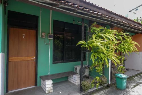 reddoorz near lotte mart maguwoharjo yogyakarta