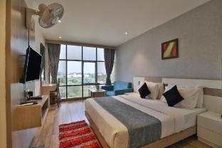 hotel the grand shivay
