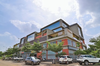hotel the grand shivay