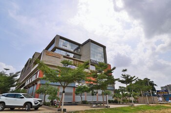 hotel the grand shivay