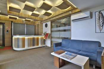 hotel the grand shivay
