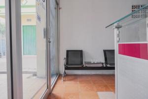 reddoorz syariah near stadion maulana yusuf