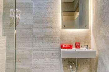 reddoorz plus near gandaria city mall 2