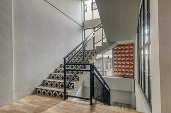 reddoorz plus near gandaria city mall 2