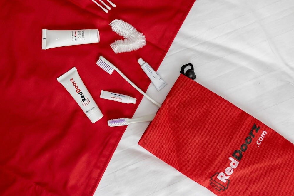 reddoorz plus near gandaria city mall 2