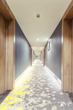 atour hotel pudong airport