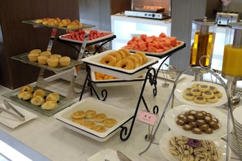 atour hotel pudong airport