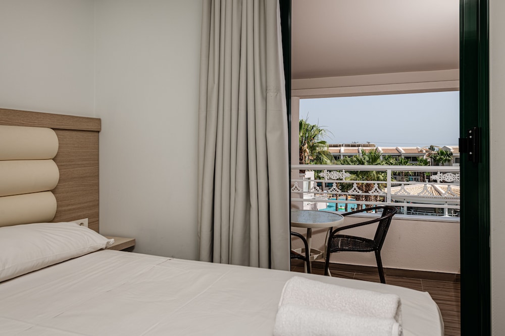 caretta beach resort and waterpark
