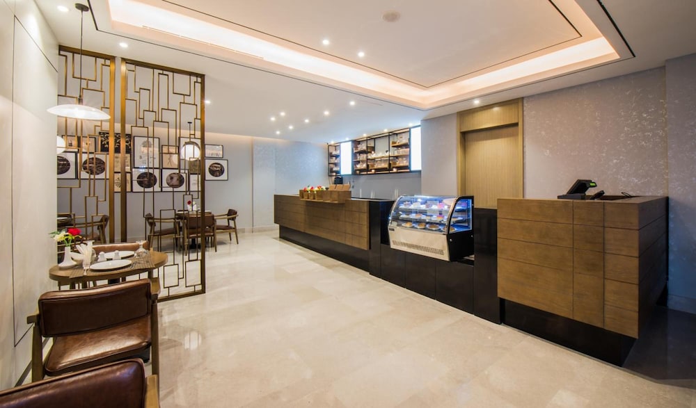 boudl corniche hotel