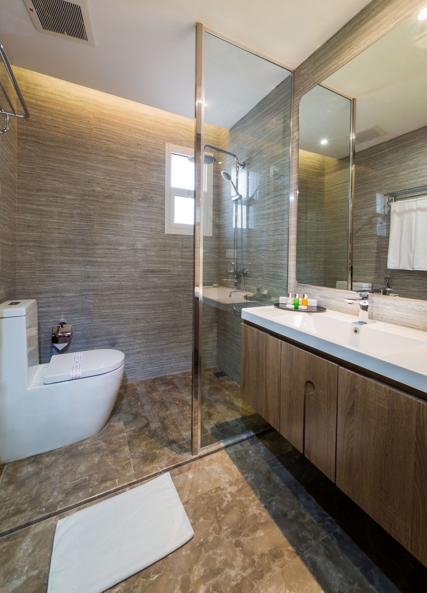boudl corniche hotel