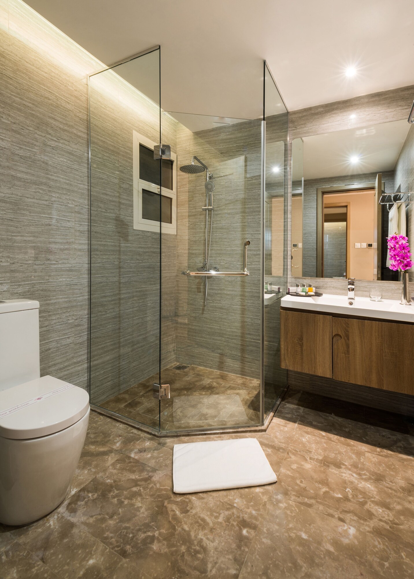 boudl corniche hotel