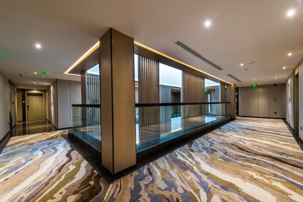 boudl corniche hotel