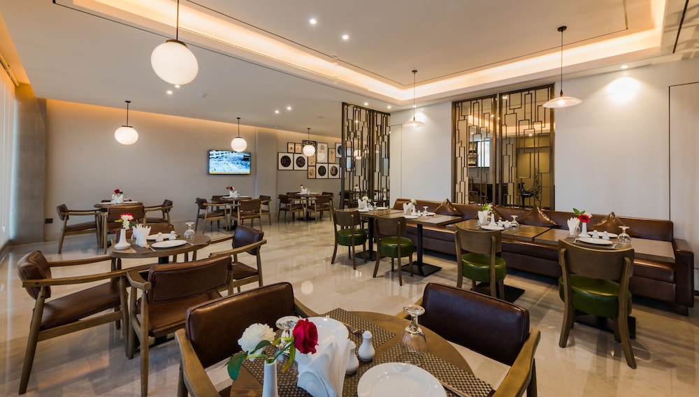 boudl corniche hotel