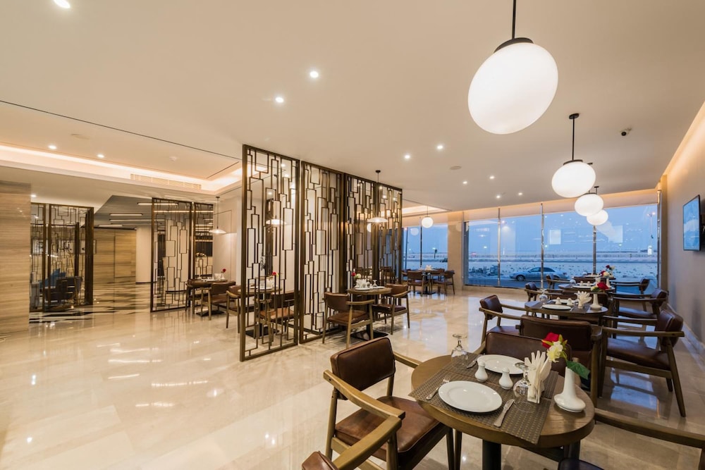 boudl corniche hotel